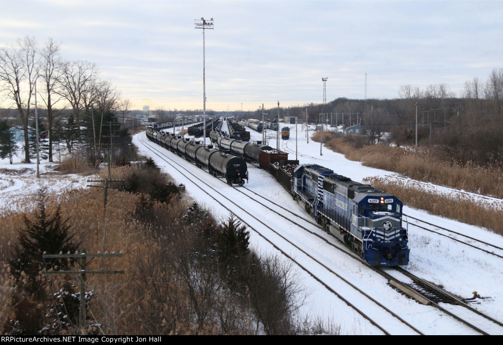 Z127 shoves back in to 5 Track with the headend of the inbound train